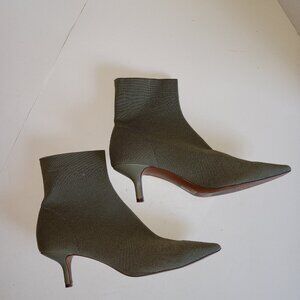 NEW CONDITION - Zara Stretch Dark Green Mid-Heeled Ankle Boots -  Size 8.5